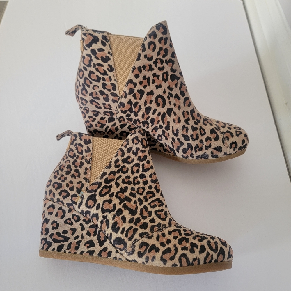 Toms Leopard Print Kelsey Wedge Round Toe Booties/Boots Size 7.5